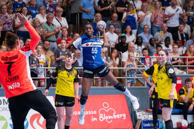 HSG Blomberg-Lippe (GER) vs. Borussia Dortmund (GER) Handball, 1. Handball Bundesliga Frauen, Finale, Spiel 2, 24.5.2026, Saision 2025 2026, Blomberg Farrelle Njinkeu (HSG Blomberg-Lippe, 55) im Torwurf Blomberg Sporthalle an der Ulmenallee Deutschland