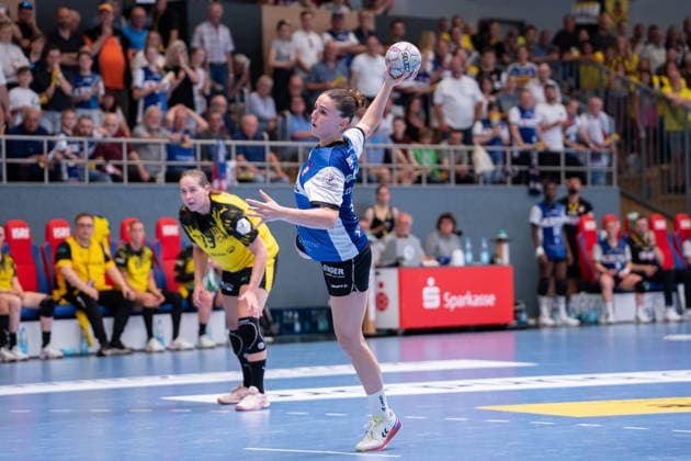 HSG Blomberg-Lippe (GER) vs. Borussia Dortmund (GER) Handball, 1. Handball Bundesliga Frauen, Finale, Spiel 2, 24.5.2026, Saision 2025 2026, Blomberg Ona Vegue (HSG Blomberg-Lippe, 14) bei einem 7-Meter Wurf Blomberg Sporthalle an der Ulmenallee Deutschland