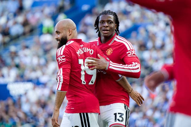 BRIGHTON, ENGLAND - MAY 24: Bryan Mbeumo of Manchester United, ManU celebrates his goal with Patrick Dorgu of Manchester United during the Premier League match between Brighton & Hove Albion and Manchester United at Amex Stadium on May 24, 2026 in Brighton, England.  Copyright: xPedroxPorru MBxMediax