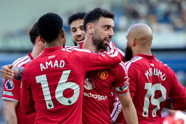 BRIGHTON, ENGLAND - MAY 24: Bruno Fernandes of Manchester United, ManU and Amad Diallo of Manchester United celebrate Bryan Mbeumo of Manchester United goal during the Premier League match between Brighton & Hove Albion and Manchester United at Amex Stadium on May 24, 2026 in Brighton, England.  Copyright: xPedroxPorru MBxMediax