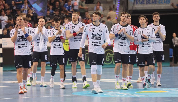 Stuttgart , Handball Daikin Bundesliga TVB Stuttgart vs. SG Flensburg-Handewitt , Enttäuschung Kiel , mitte: Marko Grgic ( 17 )