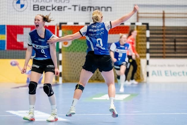 Blomberg, 24.05.2026, Handball, Frauen, Alsco Handball Bundesliga, Playoff, Finale Spiel 2, 2025 2026: HSG Blomberg-Lippe BVB Borussia Dortmund Grenzenloser Jubel bei Nieke Kühne (HSG Blomberg-Lippe, 9) und Maxi Mühlner (HSG Blomberg-Lippe, 10) Blomberg Sporthalle an der Ulmenallee NRW Germany