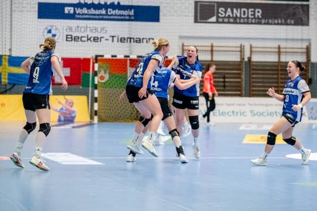 Blomberg, 24.05.2026, Handball, Frauen, Alsco Handball Bundesliga, Playoff, Finale Spiel 2, 2025 2026: HSG Blomberg-Lippe BVB Borussia Dortmund Grenzenloser Jubel bei den Spielerinnen vom Blomberg Blomberg Sporthalle an der Ulmenallee NRW Germany