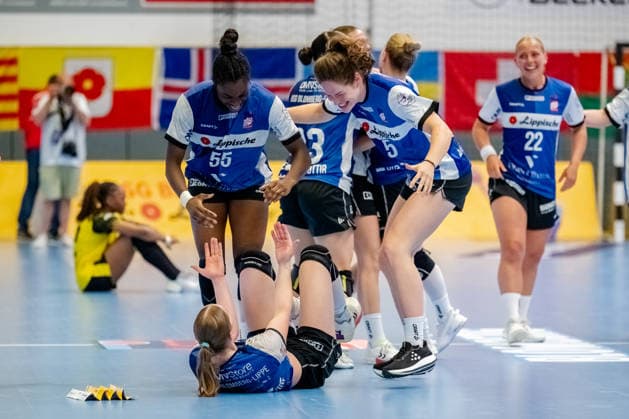 Blomberg, 24.05.2026, Handball, Frauen, Alsco Handball Bundesliga, Playoff, Finale Spiel 2, 2025 2026: HSG Blomberg-Lippe BVB Borussia Dortmund Grenzenloser Jubel bei den Spielerinnen vom Blomberg Blomberg Sporthalle an der Ulmenallee NRW Germany