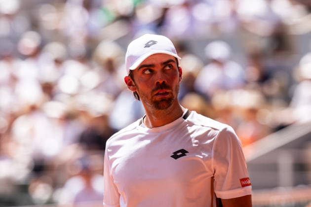 2026 French Open - Day One Benjamin Bonzi reacts during his men s singles match against Alexander Zverev on day one of the French Open tennis tournament on Court Philippe-Chatrier at the Roland-Garros Complex in Paris, France. Paris France  Copyright: xIbrahimxEzzatx originalFilename:ezzat-notitle260524_nplsT.jpg