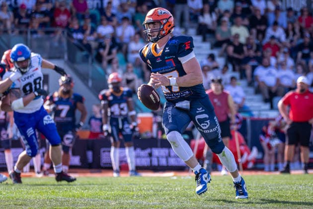 Broghean Mcgovern (ifm Razorbacks Ravensburg, 17 Quarter Back) ifm Razorbacks Ravensburg vs Allgäu Comets, American Football, German Football League, Week 3, 2026, 24.05.2026, Weingarten TeleData Stadion am Lindenhof Baden Württemberg Germany Copyright: xFootxBowl SebastianxJustx