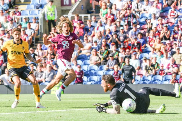 BURNLEY, ENGLAND - MAY 24: Hannibal Mejbri of Burnley takes a shot during the Premier League match between Burnley and Wolverhampton Wanderers at Turf Moor on May 24, 2026 in Burnley, England.  Copyright: xSeanxChandlerx xSPPx Sportspressphoto_154127