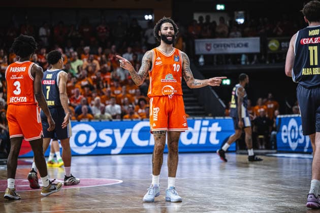 1. Basketball Bundesliga, easyCredit BBL, Saison 2025 2026, Herren, Playoffs, Viertelfinale, Spiel 4, 24.05.2026, RASTA Vechta - ALBA Berlin Tevin Brown ( 10 - RASTA Vechta) während der Partie Vechta RASTA Dome Niedersachsen Deutschland
