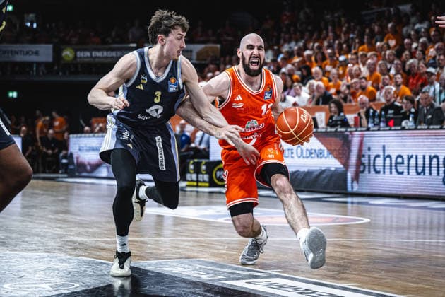 1. Basketball Bundesliga, easyCredit BBL, Saison 2025 2026, Herren, Playoffs, Viertelfinale, Spiel 4, 24.05.2026, RASTA Vechta - ALBA Berlin Tommy Kuhse ( 12 - RASTA Vechta) in Aktion Vechta RASTA Dome Niedersachsen Deutschland