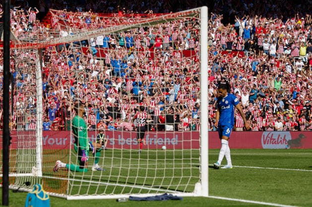 Sunderland v Chelsea, Premier League Trai Hume of Sunderland scores his sides first goal of the match 1-0 during the Sunderland v Chelsea Premier League match at the Stadium of Light, Sunderland, England on 24 May 2026 Credit: Craig Cowan Every Second Media Editorial use only. All images are copyright Every Second Media Limited. No images may be reproduced without prior permission. All rights reserved. Premier League and Football League images are subject to licensing agreements with Football DataCo Limited. see https: www.football-dataco.com Copyright: xIMAGO EveryxSecondxMediax ESM-2012-0065 CraigxCowanx xEveryxSecondxMediax
