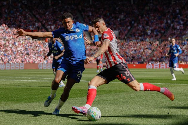 Sunderland v Chelsea, Premier League Granit Xhaka of Sunderland battles with Wesley Fofana of Chelsea during the Sunderland v Chelsea Premier League match at the Stadium of Light, Sunderland, England on 24 May 2026 Credit: Craig Cowan Every Second Media Editorial use only. All images are copyright Every Second Media Limited. No images may be reproduced without prior permission. All rights reserved. Premier League and Football League images are subject to licensing agreements with Football DataCo Limited. see https: www.football-dataco.com Copyright: xIMAGO EveryxSecondxMediax ESM-2012-0070 CraigxCowanx xEveryxSecondxMediax