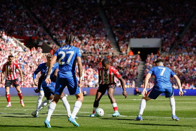 Sunderland v Chelsea, Premier League Noah Sadiki of Sunderland controls play during the Sunderland v Chelsea Premier League match at the Stadium of Light, Sunderland, England on 24 May 2026 Credit: Craig Cowan Every Second Media Editorial use only. All images are copyright Every Second Media Limited. No images may be reproduced without prior permission. All rights reserved. Premier League and Football League images are subject to licensing agreements with Football DataCo Limited. see https: www.football-dataco.com Copyright: xIMAGO EveryxSecondxMediax ESM-2012-0071 CraigxCowanx xEveryxSecondxMediax
