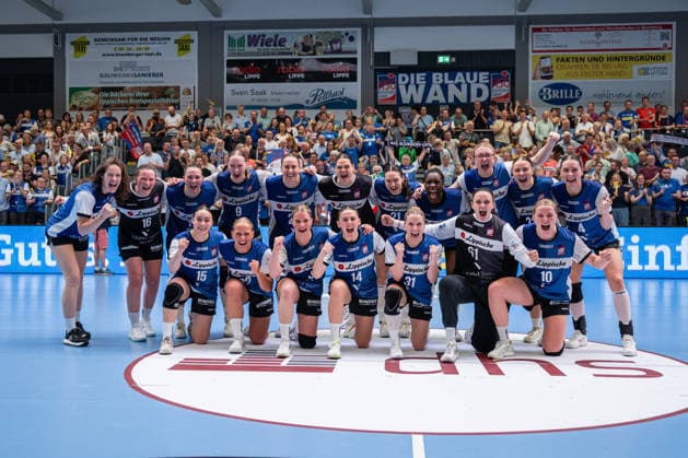 HSG Blomberg-Lippe (GER) vs. Borussia Dortmund (GER) Handball, 1. Handball Bundesliga Frauen, Finale, Spiel 2, 24.5.2026, Saision 2025 2026, Blomberg Die Mannschaft der HSG Blomberg-Lippe (GER) jubelt nach dem Sieg gegen Borussia Dortmund (GER) Blomberg Sporthalle an der Ulmenallee Deutschland