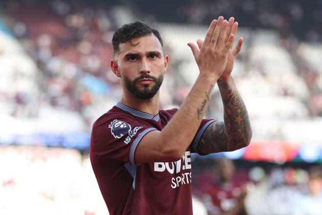 LONDON, ENGLAND, MAY 24: Taty Castellanos of West Ham United applauds the fans after being relegated during the FA Cup match between West Ham United and Leeds United at London Stadium on May 24th, 2026 in London, England (Photo by Alexander Canillas Sports Press Photo)  Copyright: xAlexanderxCanillas SPPx Sportspressphoto_154138
