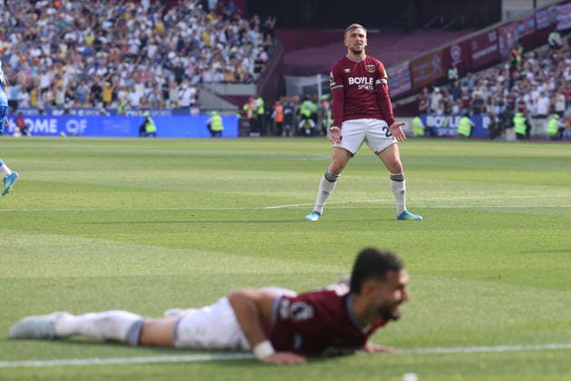 West Ham v Leeds 24 May 2026, London - Premier League Football - West Ham United v Leeds United - Jarrod Bowen of West Ham United reacts after a missed chance as Taty Castellanos is left on the floor - Photo: Charlotte Wilson Offside. London UK Copyright: xCharlottexWilsonx xOffsidexOffside
