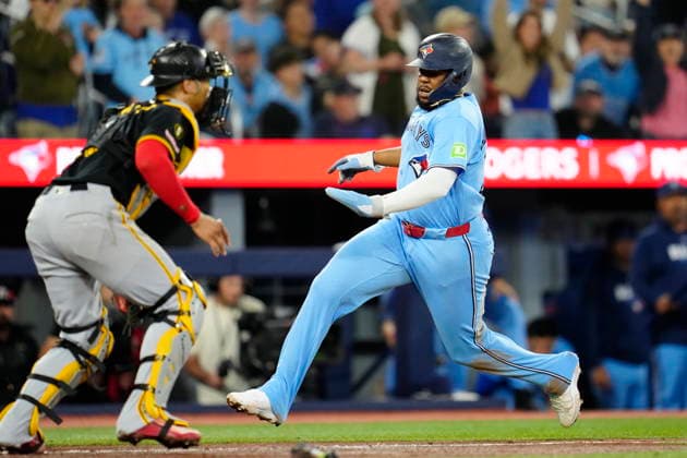 May 25, 2026, Toronto, On, Canada: Toronto Blue Jays first baseman Vladimir Guerrero Jr. (27) scores on a Ernie Clement single during fourth inning MLB, Baseball Herren, USA baseball action against the Pittsburgh Pirates in Toronto on Sunday, May 24, 2026. Canada News - May 25, 2026  - ZUMAc35_ 20260525_zaf_c35_010 Copyright: xFrankxGunnx