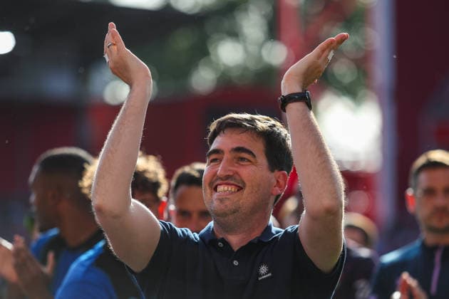 Nottingham Forest v AFC Bournemouth, Premier League AFC Bournemouth Manager Andoni Iraola celebrates European football with the Bournemouth fans during the Nottingham Forest v AFC Bournemouth Premier League match at the City Ground, West Bridgford, England on 23 May 2026 Credit: Lee Keuneke Every Second Media Editorial use only. All images are copyright Every Second Media Limited. No images may be reproduced without prior permission. All rights reserved. Premier League and Football League images are subject to licensing agreements with Football DataCo Limited. see https: www.football-dataco.com Copyright: xIMAGO EveryxSecondxMediax ESM-2007-0099 LeexKeunekex xEveryxSecondxMediax