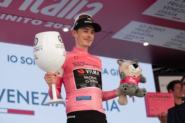 IPA85043982 - VINGEGAARD Jonas, TEAM VISMA LEASE A BIKE during the 15th stage of Giro d Italia 2026 in Milan, Italy, on may 24, 2026  Copyright: xSilviaxColombo IPAxSportx xx 85043982