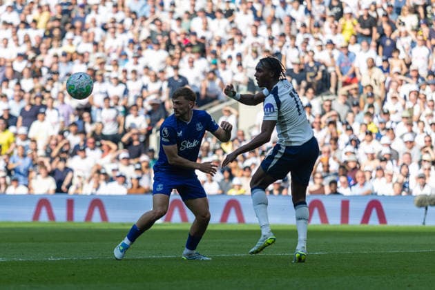 Tottenham Hotspur v Everton, Premier League Everton midfielder Kiernan Dewsbury-Hall (22) and Everton forward Thierno Barry (11) during the Premier League match between Tottenham Hotspur and Everton at Tottenham Hotspur Stadium, London, UK on 24 May 2026. London Tottenham Hotspur Stadium London UK Editorial use only DataCo restrictions apply See www.football-dataco.com , Copyright: xToyinxOshodix PSI-24302-0072