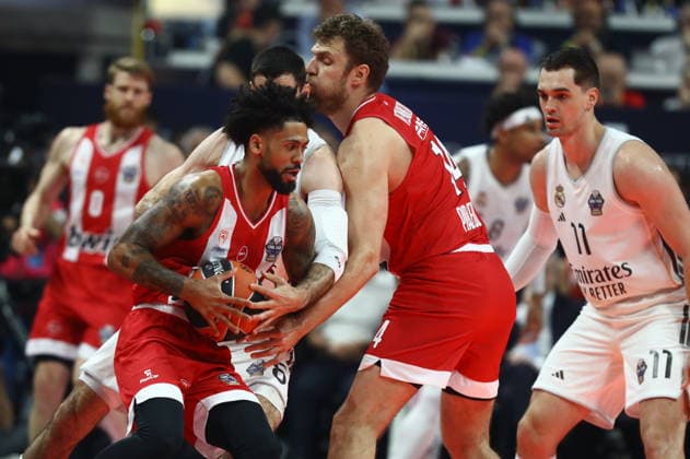 Olympiacos Piraeus v Real Madrid Euroleague Final Four Tyler Dorsey of Olympiacos and 6 rm during the Euroleague match, Final Four, Final game between Olympiacos Piraeus v Real Madrid played at ATHENS Telekom Center Athens Stadium on May 24nd 2026 in Athens Greece Athens Greece Basketball Copyright: xAgenciaxLOFx