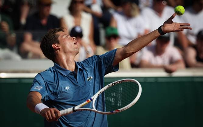Belgian Alexander Blockx pictured during a first round match in the men s singles between Belgian Blockx and Hong Kong s Wong at the Roland Garros French Open tennis tournament, in Paris, France, Sunday 24 May 2026. This year s tournament takes place from 18 May to 07 June. VIRGINIExLEFOUR  x174946109x