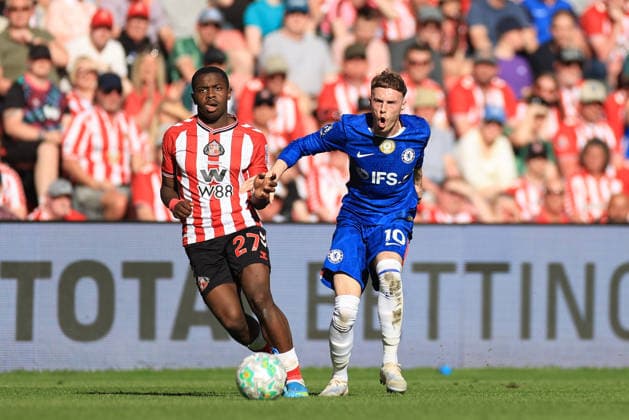 Sunderland v Chelsea Premier League Cole Palmer of Chelsea (right) competes for the ball with Noah Sadiki of Sunderland during the Premier League match at the Stadium of Light, Sunderland 24 05 2026 UK Newspapers OUT Copyright: xFredxPalmerx FIL-23471-0214