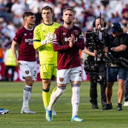 24th May 2026; London Stadium, London, England; Premier League Football, West Ham United versus Leeds United; Jarrod Bowen of West Ham applauds the home fans after the final whistle GodfreyxPitt