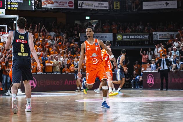 1. Basketball Bundesliga, easyCredit BBL, Saison 2025 2026, Herren, Playoffs, Viertelfinale, Spiel 4, 24.05.2026, RASTA Vechta - ALBA Berlin Alonzo Verge ( 11 - RASTA Vechta) zeigt Emotionen während der Partie Vechta RASTA Dome Niedersachsen Deutschland