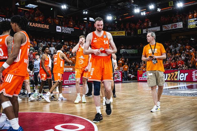 1. Basketball Bundesliga, easyCredit BBL, Saison 2025 2026, Herren, Playoffs, Viertelfinale, Spiel 4, 24.05.2026, RASTA Vechta - ALBA Berlin Philipp Herkenhoff ( 14 - RASTA Vechta) nach der Partie Vechta RASTA Dome Niedersachsen Deutschland