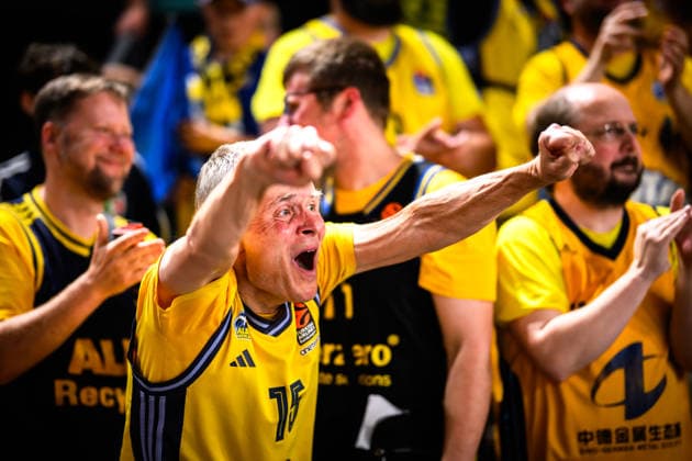 24.05.2026, Rasta Dome, Vechta Basketball, easyCredit Bundesliga, Playoffs Viertelfinale, Rasta Vechta vs. ALBA Berlin Jubel Fans Berlin nach Sieg