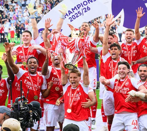 23 May 2026 - Crystal Palace v Arsenal - Premier League - Selhurst Park - London. Crystal Palace v Arsenal - Premier League - Selhurst Park - London. Martin Odegaard lifts the Premier League trophy for Arsenal as they celebrate becoming the 2025 26 Champions. Picture : Mark Pain London England  Copyright: xMarkxPainx