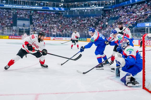 FRIBOURG, SWITZERLAND - MAY 24: goalkeeper Samuel Hlavaj of Slovakia R) saves on Ryan O™reilly of Canada L) during the 2026 IIHF Ice hockey, Eishockey World Championship, WM, Weltmeisterschaft Switzerland game between Slovakia and Canada at BCF Arena on May 24, 2026 in Fribourg, Fribourg. Fribourg BCF Arena Fribourg Switzerland Copyright: xJustPictures.ch JarixPestelaccix jp-en-EuSpIm-JP6_JAR_Slovakia_Canada_24May2026_00020
