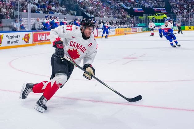 FRIBOURG, SWITZERLAND - MAY 24: Sidney Crosby of Canada in action during the 2026 IIHF Ice hockey, Eishockey World Championship, WM, Weltmeisterschaft Switzerland game between Slovakia and Canada at BCF Arena on May 24, 2026 in Fribourg, Fribourg. Fribourg BCF Arena Fribourg Switzerland Copyright: xJustPictures.ch JarixPestelaccix jp-en-EuSpIm-JP6_JAR_Slovakia_Canada_24May2026_00049