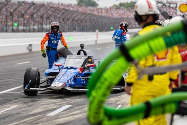 May 24, 2026, Speedway, Indiana, USA: GRAHAM RAHAL, driver of the No. 15 Honda for Rahal Letterman Lanigan Racing, exits his stall from a pit stop during the 110th Indianapolis 500 at Indianapolis Motor Speedway. 110th Indianapolis 500  - ZUMAw173 20260524_zsp_w173_006 Copyright: xLukexWelshx