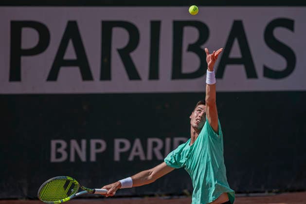 2026 French Open - Day One Fabian Marozsan serves against Miomir Kecmanovic at the Roland Garros Grand Slam Tournament on May 24, 2026, in Paris, France. Paris France  Copyright: xRobertxSzaniszlox originalFilename:szaniszlo-notitle260524_np46r.jpg