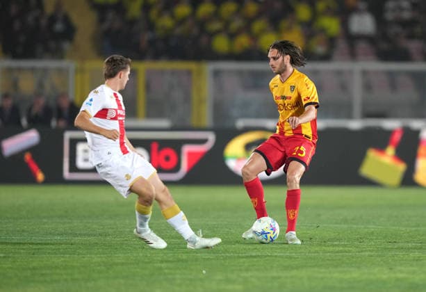 US Lecce v Genoa CFC - Serie A Antonino Gallo of US Lecce plays during the Serie A match between US Lecce and CFC Genoa in Lecce, Italy, on May 24, 2026. Lecce Italy  Copyright: xGabrielexMaricchiolox originalFilename:maricchiolo-usleccev260524_npkH0.jpg