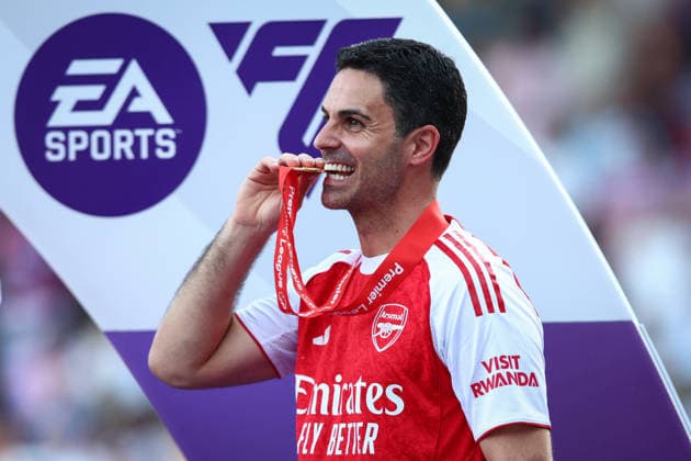 Premier League: Crystal Palace v Arsenal LONDON, UK - 24th May 2026: Arsenal manager Mikel Arteta celebrates with his winners medal after the Premier League match between Crystal Palace FC and Arsenal FC at Selhurst Park London Selhurst Park England United Kingdom Copyright: xCraigxMercerx xPeakxActionxPhotosx