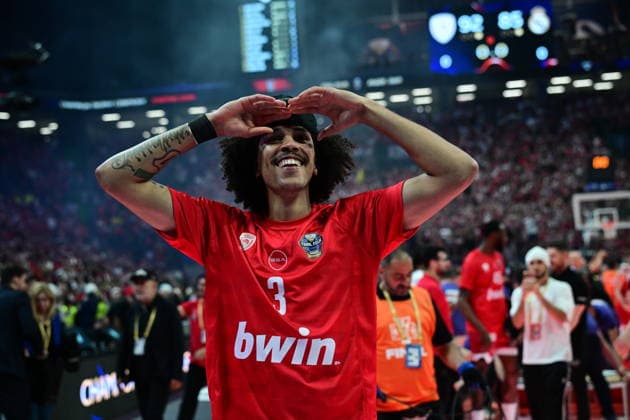 Olympiacos Piraeus v Real Madrid Euroleague Final Four Tyson Ward of Olympiacos after winning the game and being crowned Euroleague champions during the Euroleague match, Final Four, Final game between Olympiacos Piraeus v Real Madrid played at ATHENS Telekom Center Athens Stadium on May 24nd 2026 in Athens Greece Athens Greece Basketball Copyright: xAgenciaxLOFx