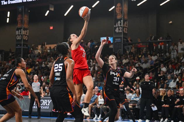 COLLEGE PARK, GA - MAY 24: Atlanta guard Isobel Borlase (20) drives to the basket during the WNBA, Basketball Damen, USA game between the Phoenix Mercury and the Atlanta Dream on May 24th, 2026 at Gateway Center Arena in College Park, GA. (Photo by Rich von Biberstein Icon Sportswire) WNBA: MAY 24 Phoenix Mercury at Atlanta Dream EDITORIAL USE ONLY Icon260524009