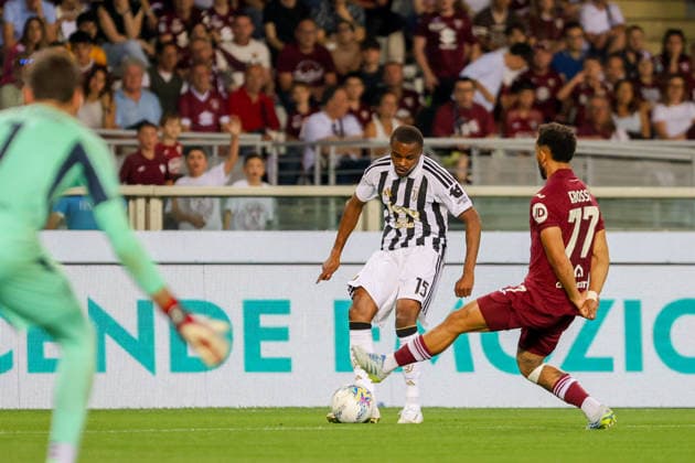 Juventus Pierre Kalulu fights for the ball with Torino™s Enzo Ebosse during the Serie A soccer match between Torino and Juventus at the Olimpic Stadium in Turin, Italy - Sunday, May 24, 2026. - Soccer .  Copyright: xTanoxPecoraro LaPressex