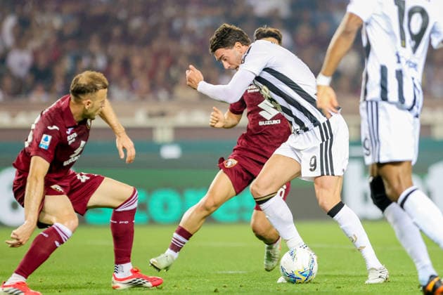 Juventus Dusan Vlahovic fights for the ball during the Serie A soccer match between Torino and Juventus at the Olimpic Stadium in Turin, Italy - Sunday, May 24, 2026. - Soccer .  Copyright: xTanoxPecoraro LaPressex