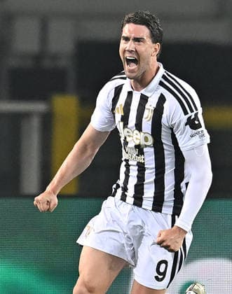 May 24, 2026, Turin, Italy: Juventus Dusan Vlahovic jubilates after scoring the gol (0-1) during the italian Serie A soccer match Torino FC vs Juventus FC at the Olimpico Grande Torino Stadium in Turin, Italy, 24 May 2026 ANSA ALESSANDRO DI MARCO. Serie A: Torino FC Vs Juventus FC  - ZUMAa110 20260524_zaf_a110_037 Copyright: xAlessandroxDixMarcox