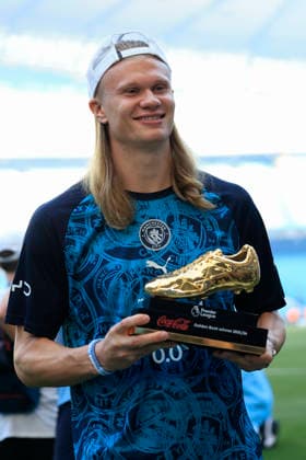 Manchester City v Aston Villa, Premier League Erling Haaland (9) of Manchester City with his golden boot award during the celebrations at the end of the Premier League match between Manchester City and Aston Villa at the Etihad Stadium, Manchester, UK on 24 May 2026. Manchester Etihad Stadium Manchester UK Editorial use only DataCo restrictions apply See www.football-dataco.com , Copyright: xConorxMolloyx PSI-24291-0096