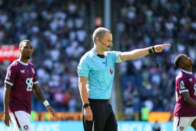 Referee Andrew Kitchen points to the spot for a penalty during the Premier League match between Burnley and Wolverhampton Wanderers at Turf Moor on May 24, 2026 in Burnley, England.  Copyright: xSeanxChandlerx xSPPx Sportspressphoto_154320