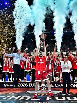 Olympiacos Piraeus v Real Madrid Euroleague Final Four Olympiacos Piraeus after winning the game and being crowned Euroleague champions during the Euroleague match, Final Four, Final game between Olympiacos Piraeus v Real Madrid played at ATHENS Telekom Center Athens Stadium on May 24nd 2026 in Athens Greece Athens Greece Basketball Copyright: xAgenciaxLOFx