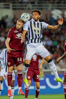 TorinoÕs Ardian Ismajli jumps for the ball during the Serie A soccer match between Torino and Juventus at the Olimpic Stadium in Turin, Italy - Sunday, May 24, 2026. - Soccer .  Copyright: xTanoxPecoraro LaPressex