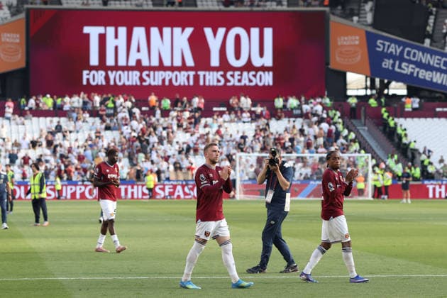 West Ham v Leeds 24 May 2026, London - Premier League Football - West Ham United v Leeds United - Jarrod Bowen and Crysencio Summerville of West Ham United applaud the fans as the big screens thank the fans for their support - Photo: Charlotte Wilson Offside. London UK Copyright: xCharlottexWilsonx xOffsidexOffside