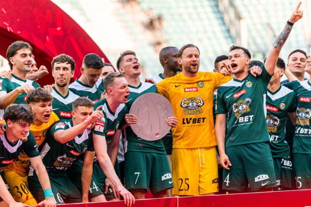 2026.05.24 Wroclaw pilka nozna Betclic 1.Liga sezon 2025 2026 Slask Wroclaw - Pogon Grodzisk Mazowiecki N z Slask Wroclaw celebracja awans plandeka radosc Foto Gleb Soboliev PressFocus 2026.05.24 Wroclaw Football - Polish Second division season 2025 2026 Slask Wroclaw - Pogon Grodzisk Mazowiecki Slask Wroclaw celebracja awans plandeka radosc Credit: Gleb Soboliev PressFocus NEWSPIX.PL --- newspix.pl 