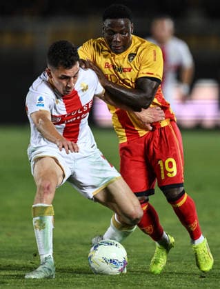 Ci Lecce 24 05 2026 - campionato di calcio Serie A Lecce-Genoa foto Carmelo-Imbesi Image nella foto: Lameck Banda-Patrizio Masini 