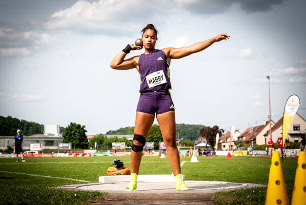 61. Internationales Pfingstsportfest; Rehlingen-Siersburg, 24.05.2026 Fokussiert: Yemisi Mabry (GER MTG Mannheim) im Kugelstoßen der Frauen; 61. Internationales Pfingstsportfest am 24.05.2026 im Bungertstadion in Rehlingen-Siersburg (Saarland). Copyright: xBEAUTIFULxSPORTS R.xSchmittx